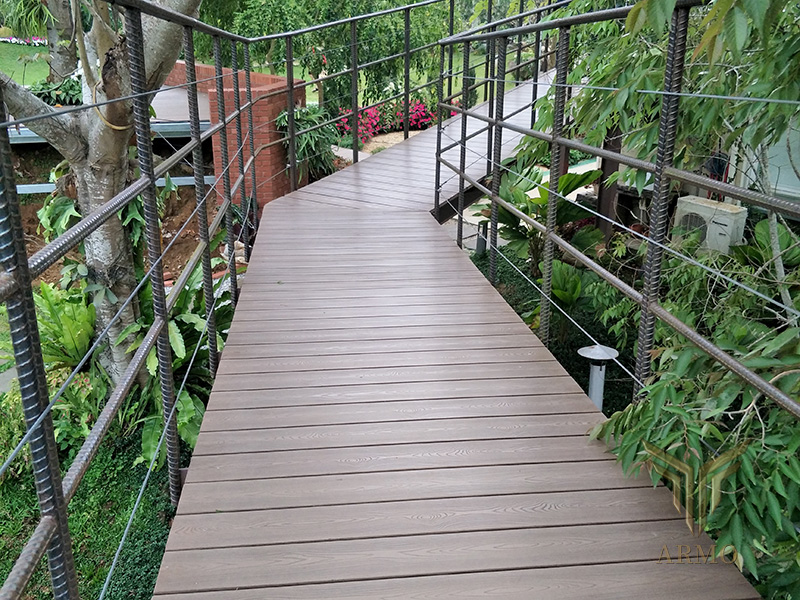 桥梁塑木步道
